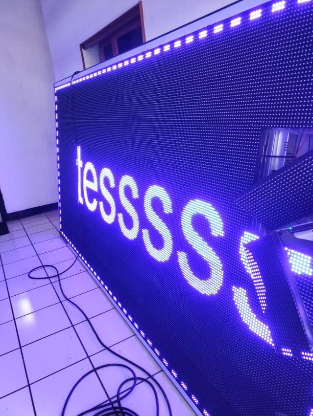 Proyek Running Text Informasi Kantor oleh TEKMA